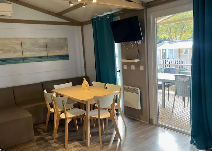 Spacieux 6 Pers. Avec Terrasse - Api-1-52-886 Campingplatz La Seyne-sur-Mer